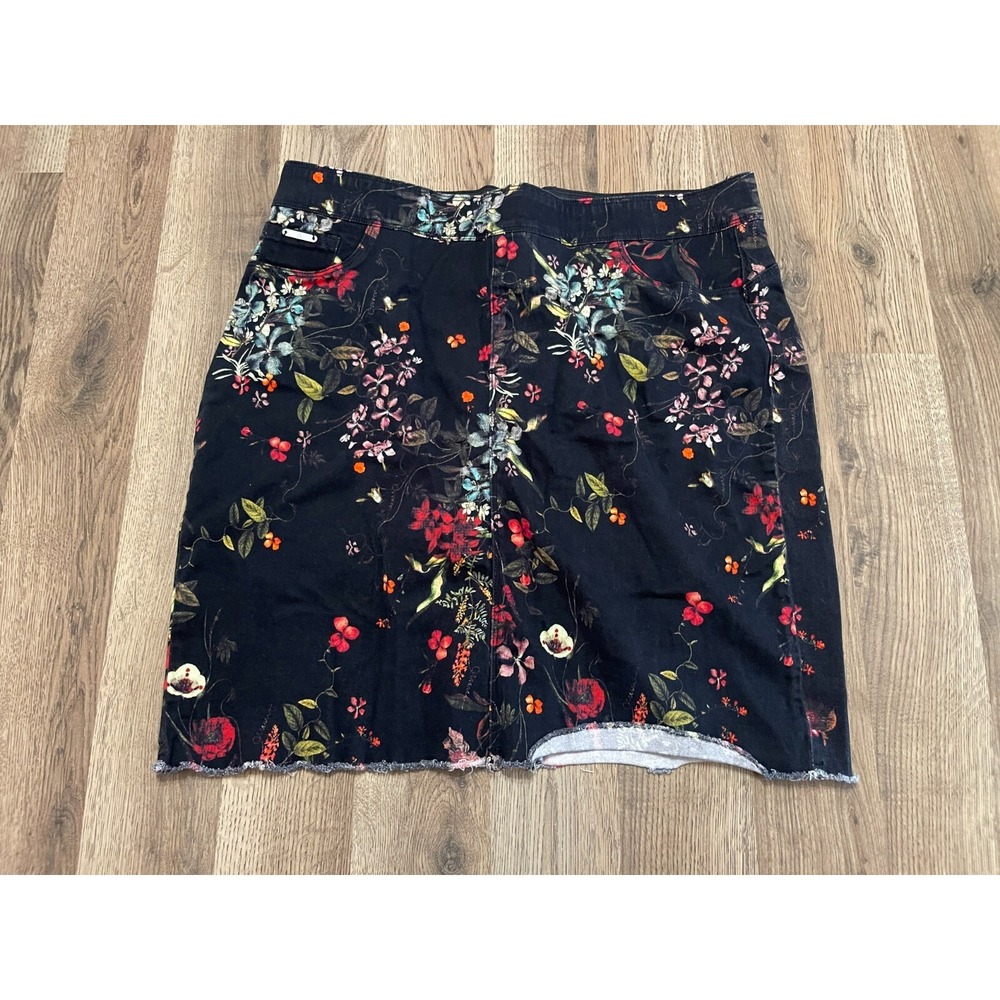 COCO + CARMEN Skirt, Women's Size XL, Black, Floral, Mini, Stretchy Waist